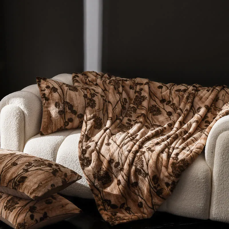 Sofaüberwurfdecke aus Samt mit rustikalem Blumenmuster