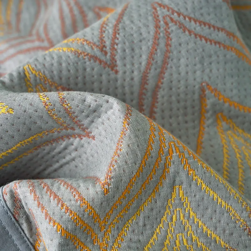 Atmungsaktive Jacquarddecke aus garngefärbter Baumwollgaze