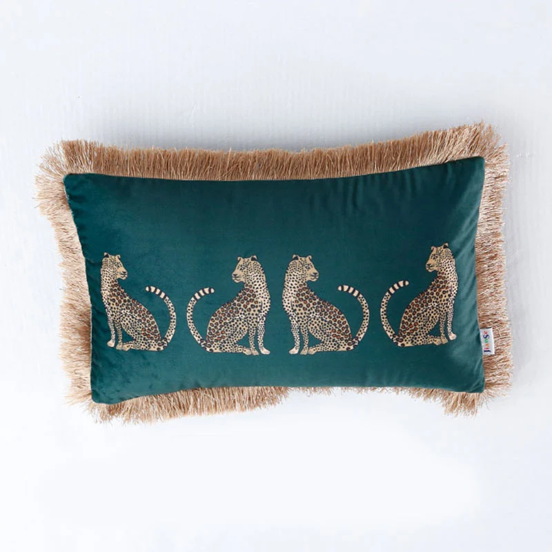 Wildleder-Kissenbezug und Kissenkern mit Leopardenmuster und Quaste