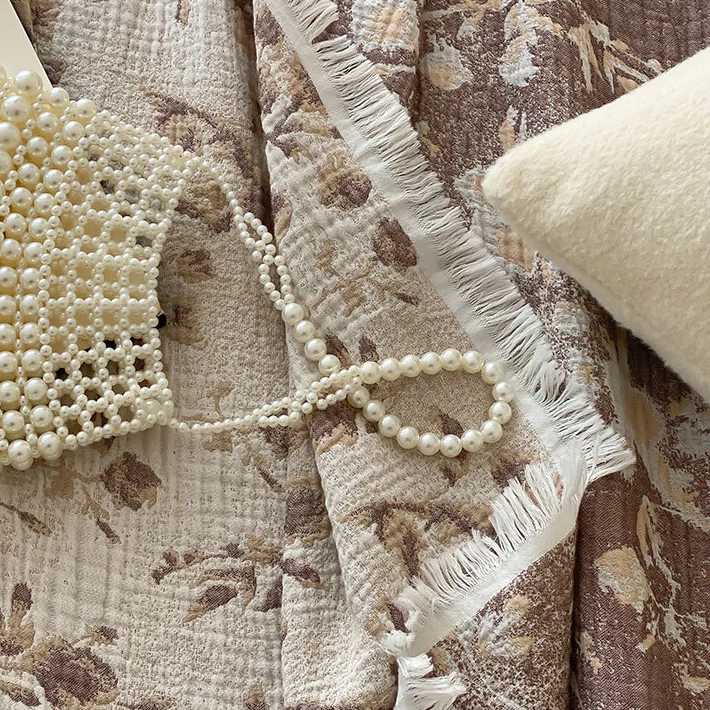 Sofadecke aus Baumwollgaze mit Vintage-Blumenmuster und Quaste