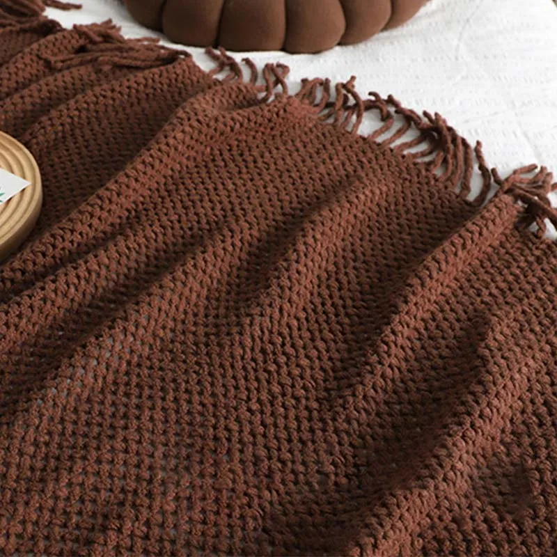 Ownkoti – Schlichte, einfarbige Strickdecke mit Quasten