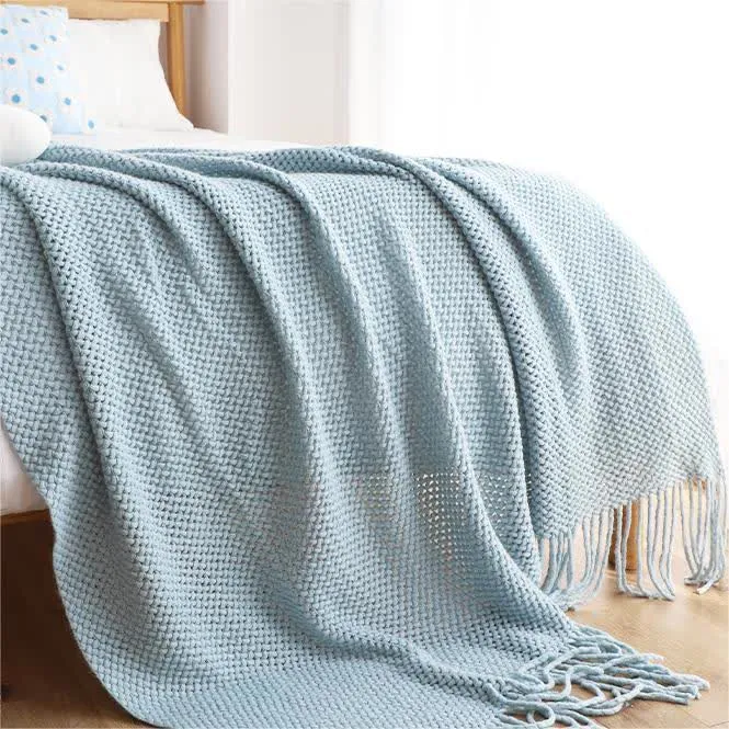 Ownkoti – Schlichte, einfarbige Strickdecke mit Quasten