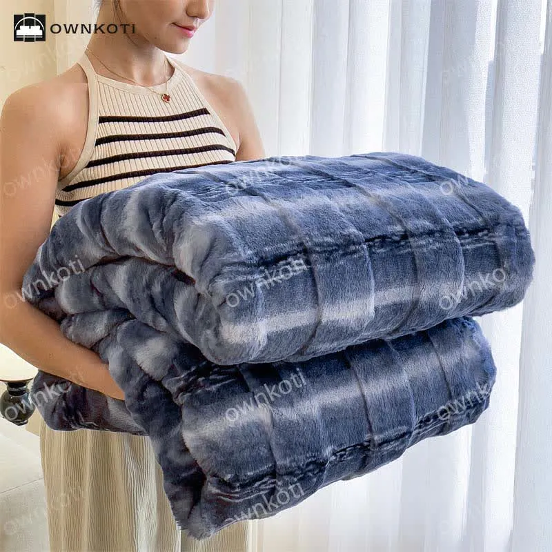 Weiche Fleece-Überwurfdecke im modernen Stil