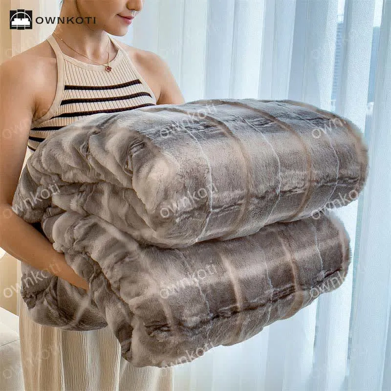 Weiche Fleece-Überwurfdecke im modernen Stil