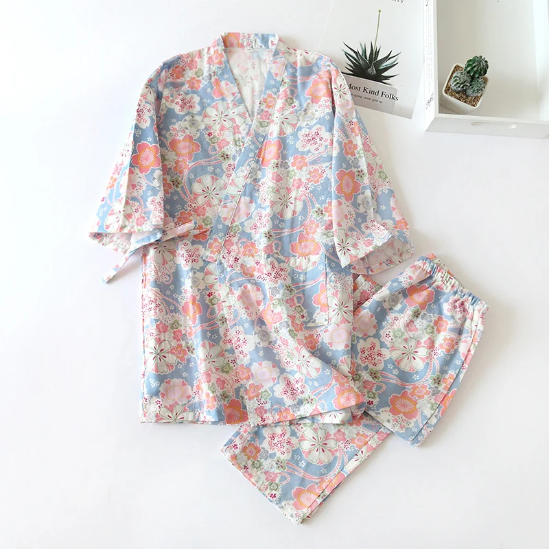 Loungewear-Set aus Baumwollgaze mit Kimono und Blumenmuster