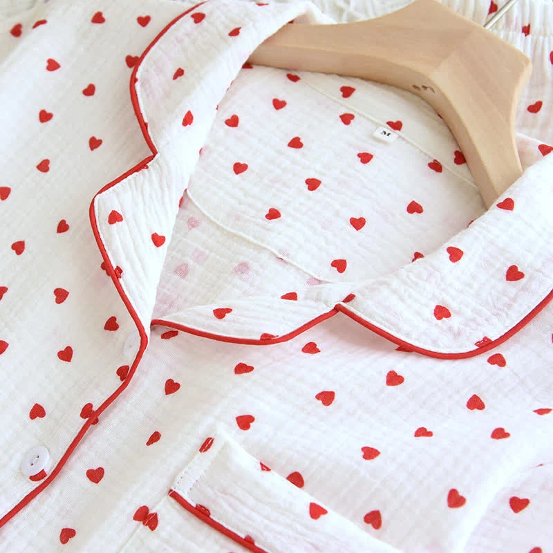 Einfaches Loungewear-Set aus Baumwollgaze mit Herzrevers