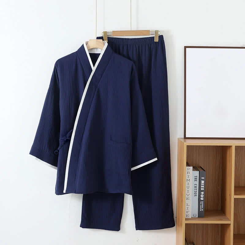 Pyjama-Set aus Baumwollgaze im Kimono-Stil im neutralen Stil