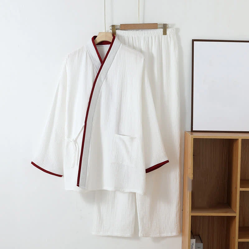 Pyjama-Set aus Baumwollgaze im Kimono-Stil im neutralen Stil