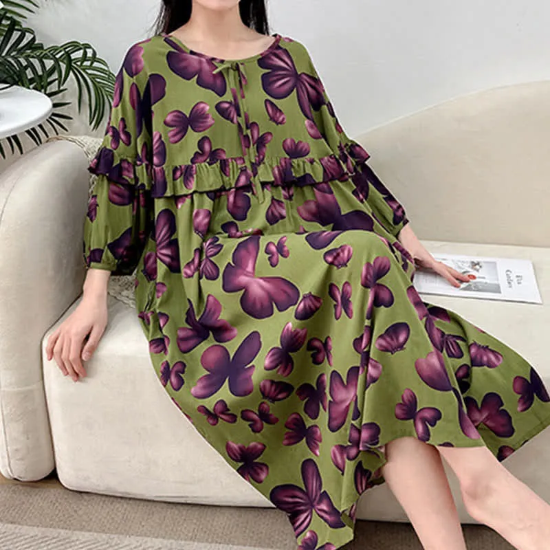Plus Size Nachthemd mit Rundhalsausschnitt und Schmetterlingsmuster