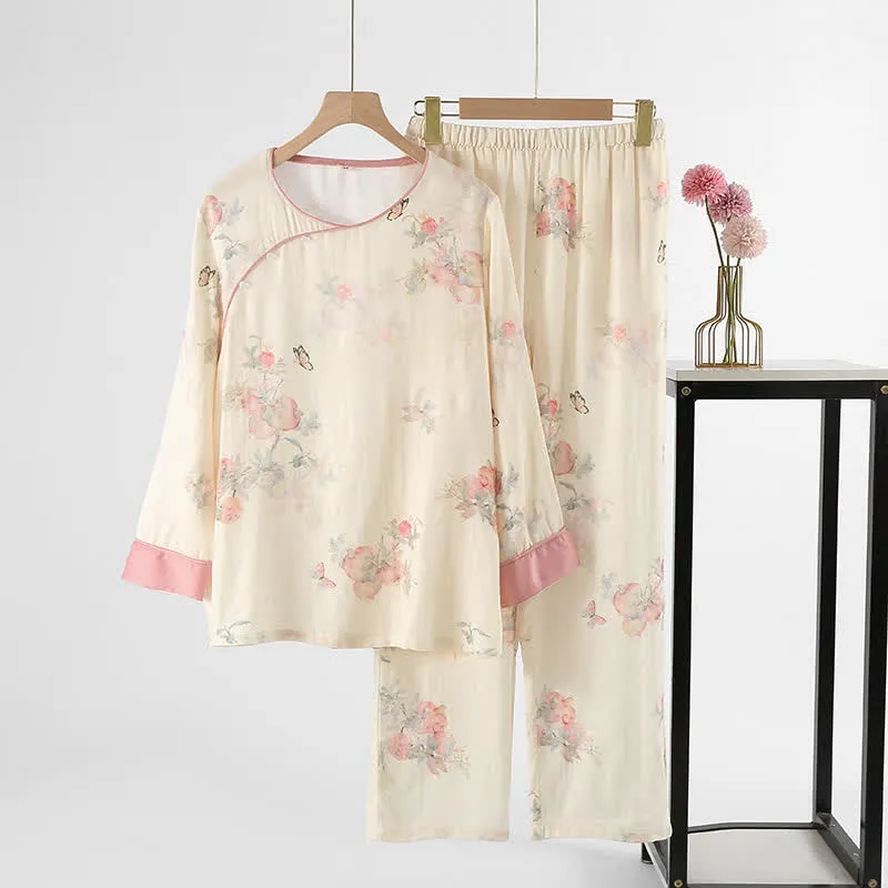 Loungewear aus weichem Satin mit Blumenmuster und Schmetterlingen