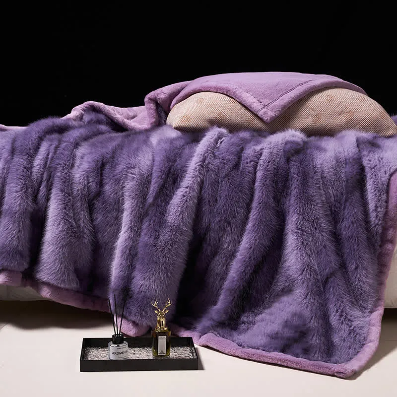 Warme Überwurfdecke mit Farbverlauf aus Kunstfell