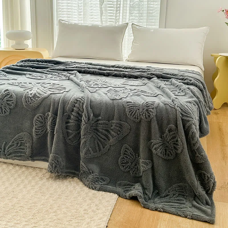 Wende-Fleecedecke mit Schmetterlingen in einfarbiger Farbe