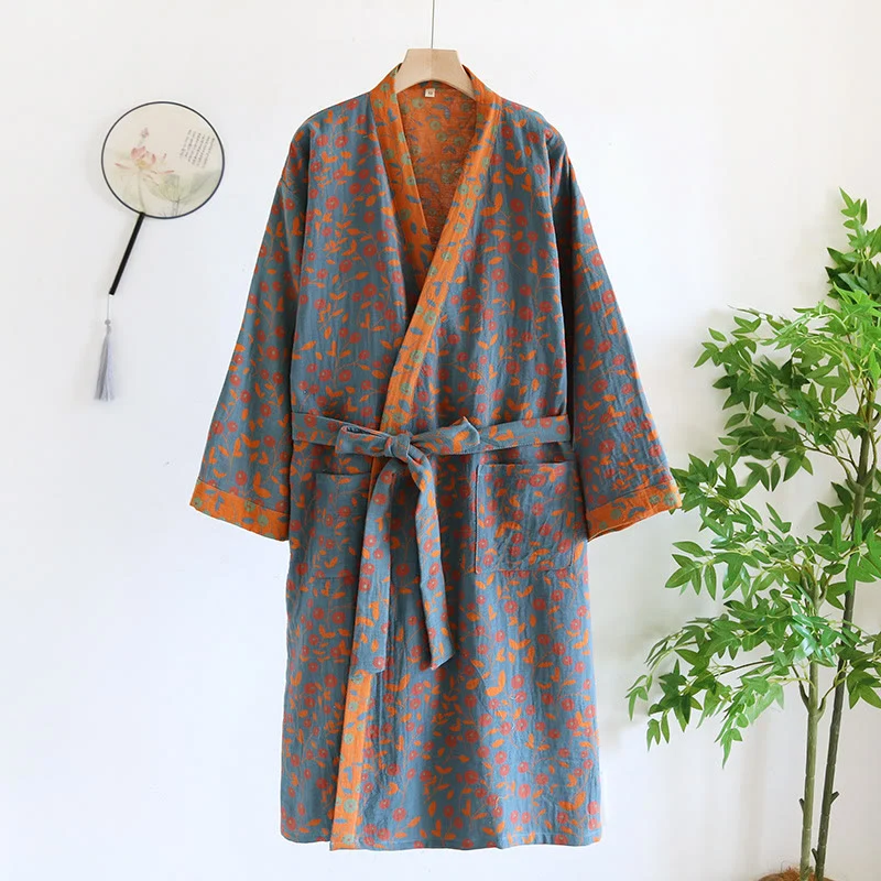 Bequemer Bademantel aus Jacquard-Baumwollgaze mit Blumenmuster