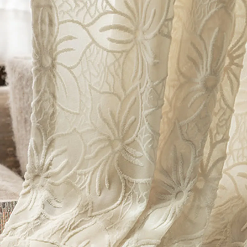 Französischer Vintage-Vorhang mit Blumenblättern