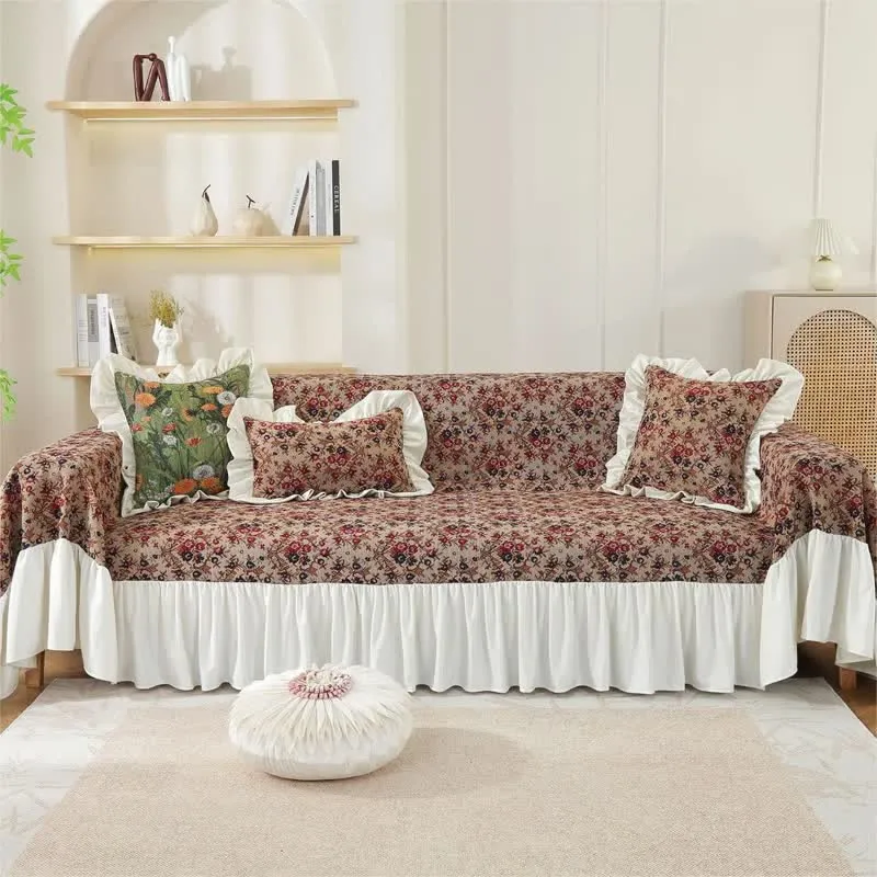 Sofabezug mit Rüschen und Vintage-Blumenmuster