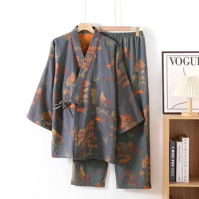Neutrales Kimono-Pyjama-Set aus Baumwolle mit Landschaftsmotiv
