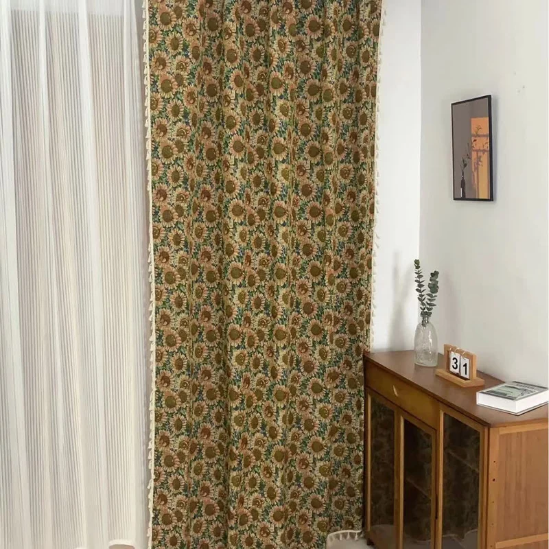 Verdunkelungsvorhang mit Sonnenblumenmotiv im Landhausstil
