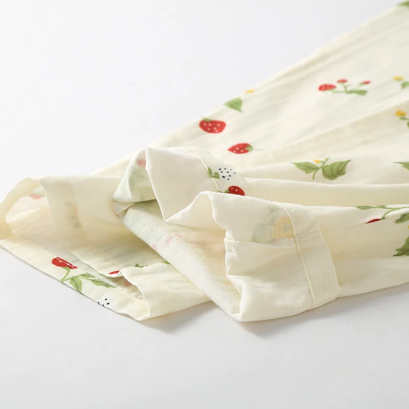 Pyjama-Set aus Baumwollgaze mit Erdbeerdruck