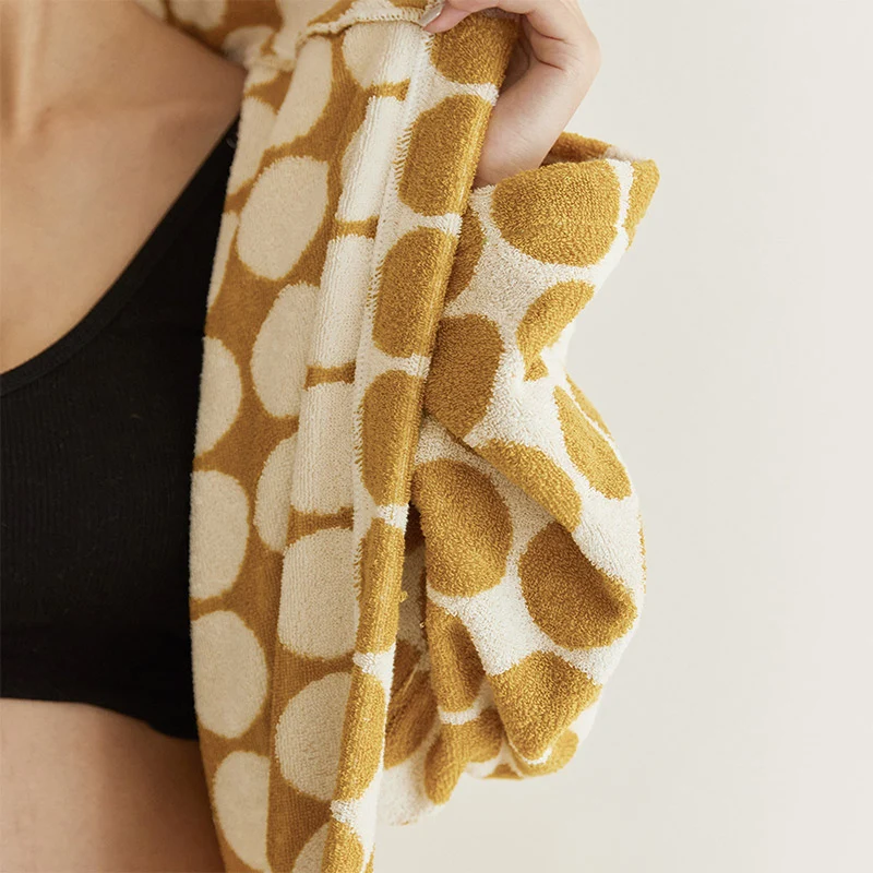 Bademantel mit Kapuze und Gürtel im Polka Dot-Design