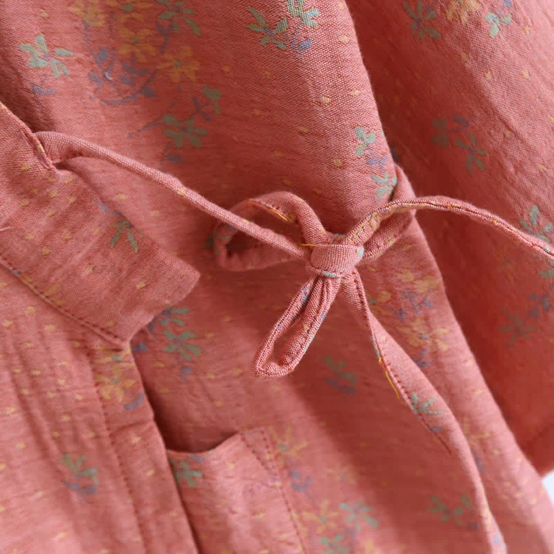 Bequemer, lockerer Bademantel-Pyjama aus Baumwolle mit Blumenmuster