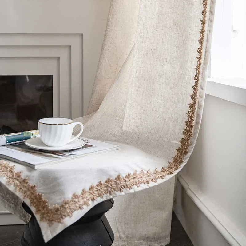Halbverdunkelnder Vorhang im Bohemian-Stil in Beige
