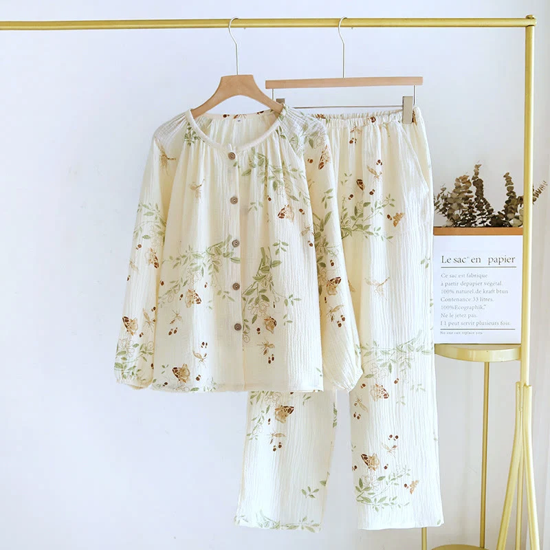 Pyjama-Set aus Baumwollgaze mit Blumenmuster und Schmetterlingen