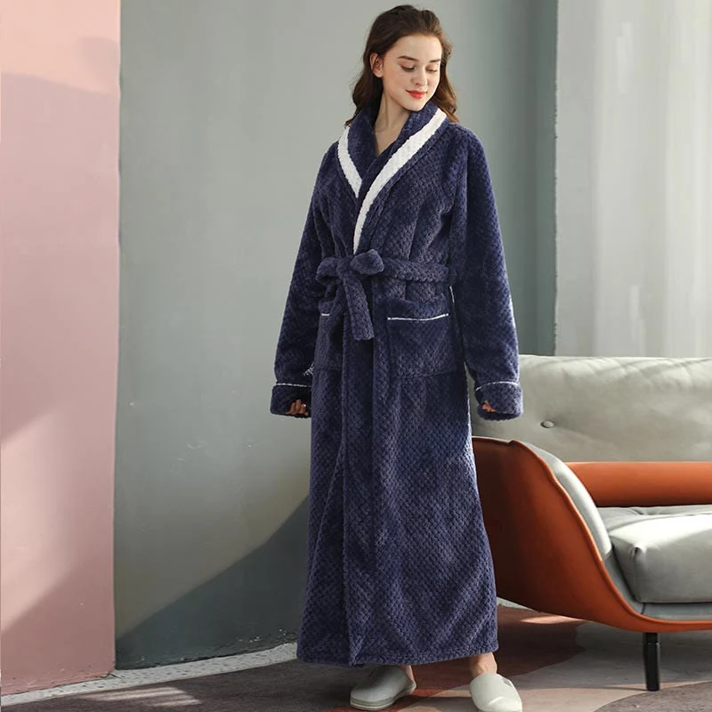 Dicker Fleece-Pyjama, bequemer Bademantel