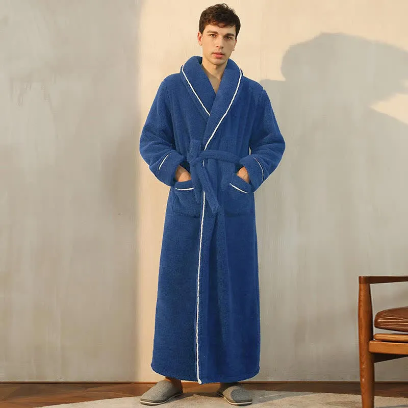 Bequemer Fleece-Pyjama-Bademantel