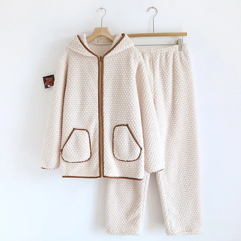 Warmes Fleece-Pyjama-Set mit Kapuze