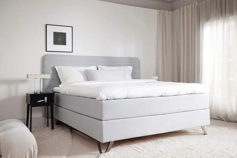 Signature J4 Continental Bed + TempSmart® Mattress Topper