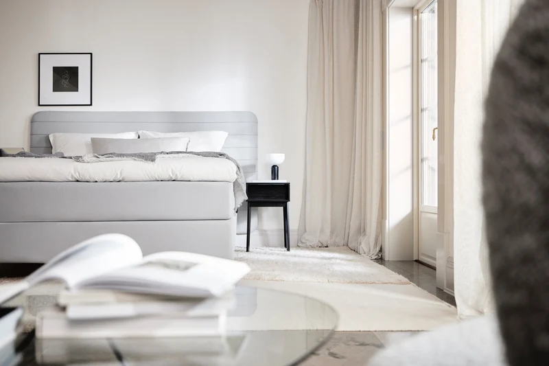 Signature J4 Continental Bed + TempSmart® Mattress Topper