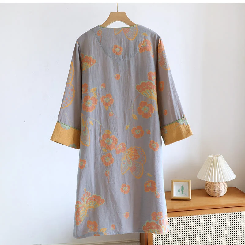 Elegantes Nachthemd aus reiner Baumwolle mit Schmetterlings- und Blumenmuster