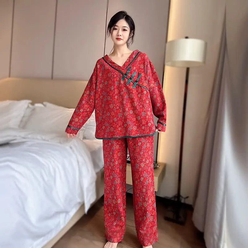 Pyjama-Set aus Baumwolle mit Froschknopf und Rose in Übergröße