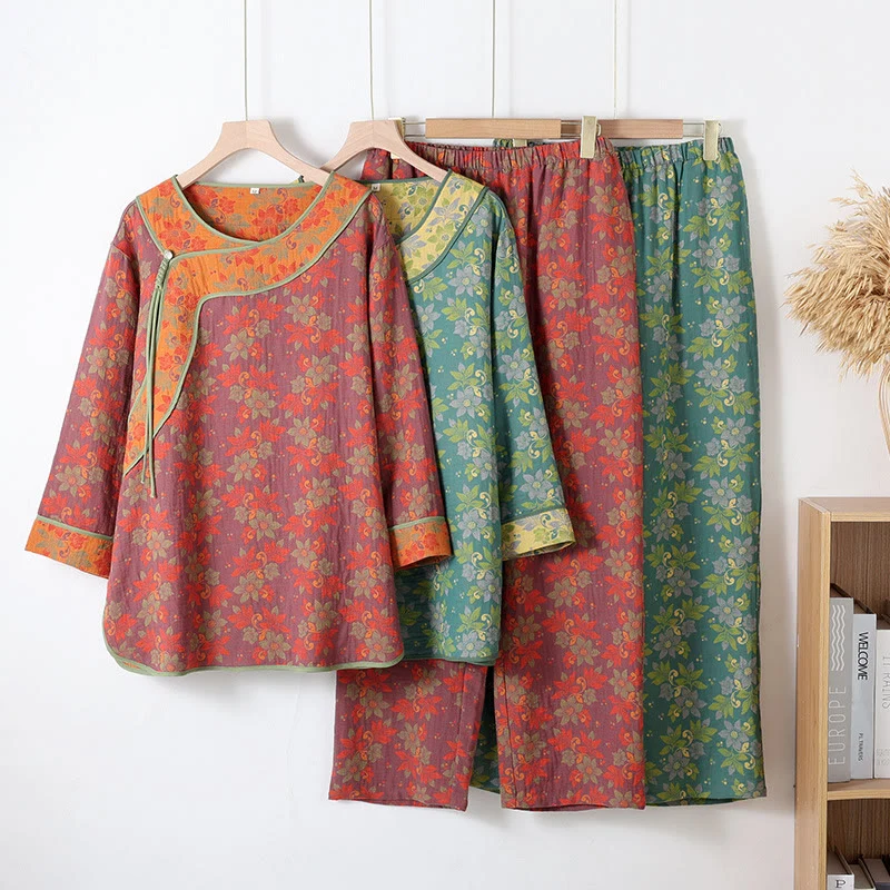 Pyjama-Set aus Baumwollgaze mit Blumenmuster und Froschverschluss