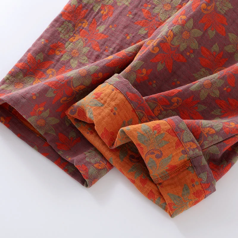 Pyjama-Set aus Baumwollgaze mit Blumenmuster und Froschverschluss