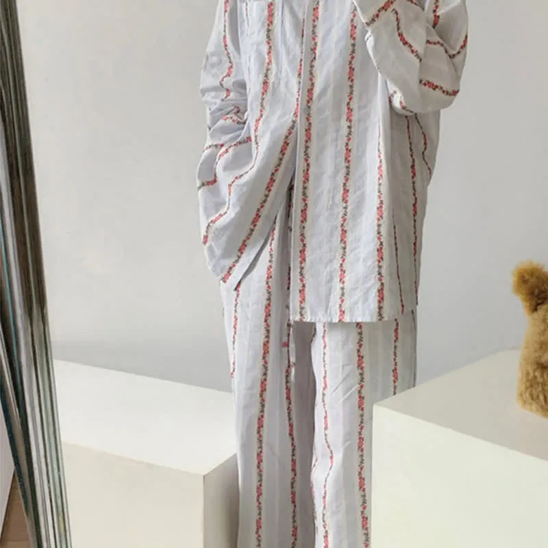 Loungewear-Set mit Vintage-Blumenstreifen in Übergröße
