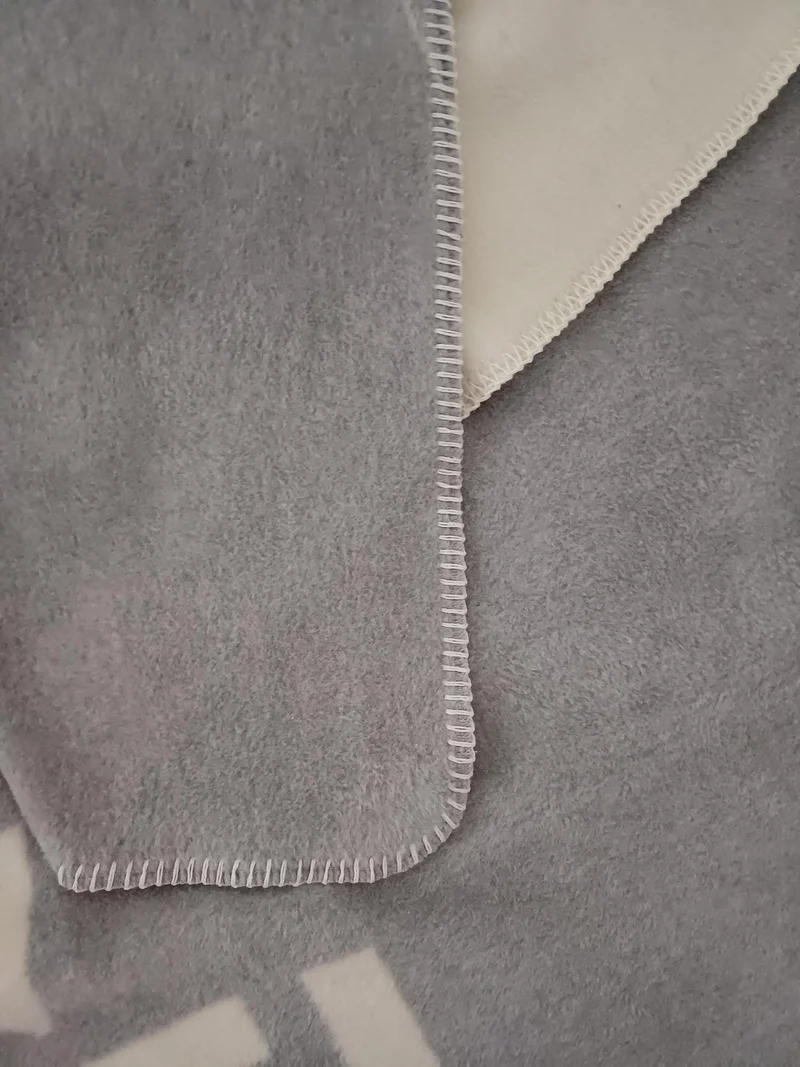 Kuscheldecke Linien