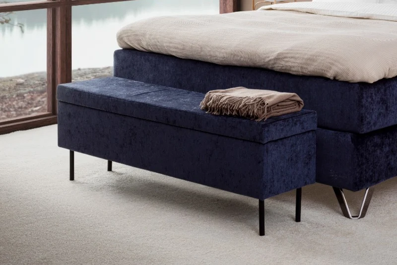 Saturn Ottoman