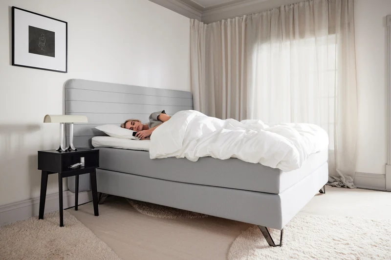 Signature J4 Continental Bed + TempSmart® Mattress Topper