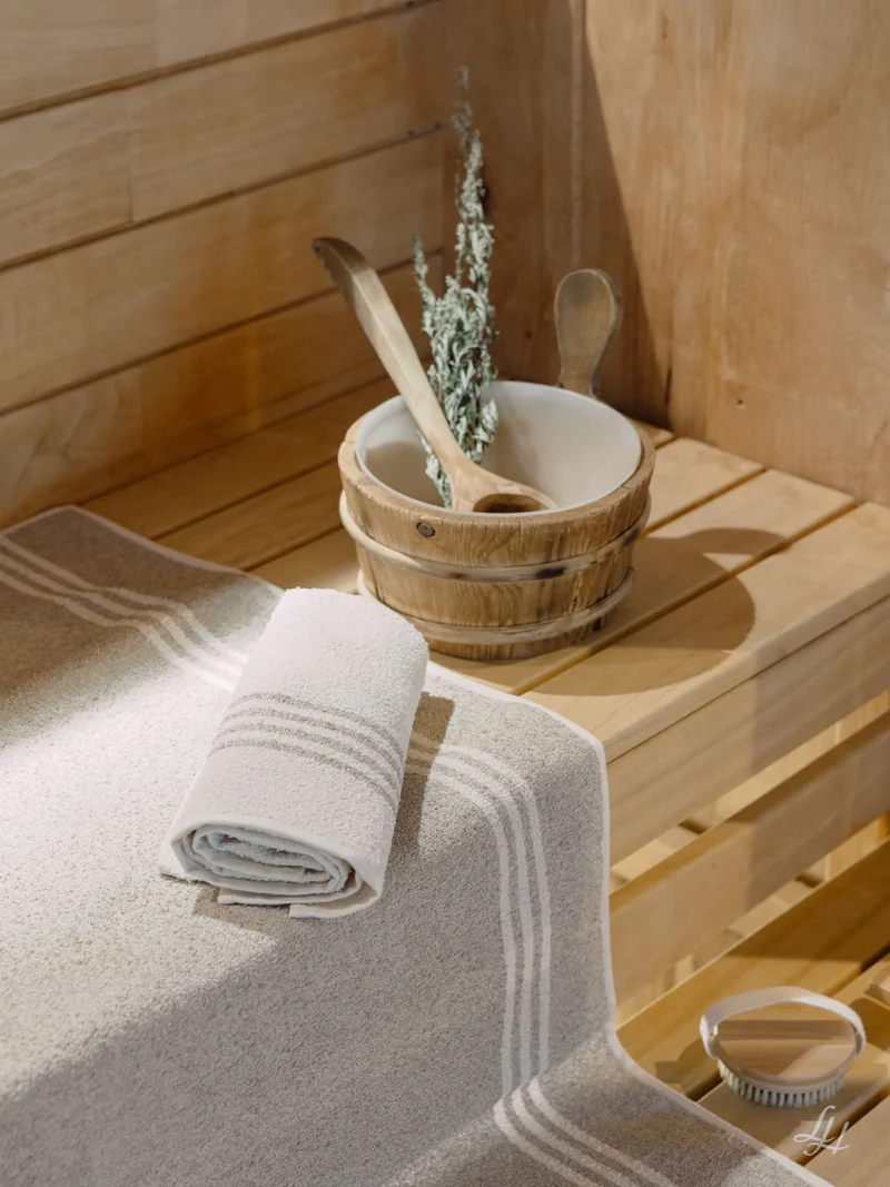 Badetuch aus Leinenfrotté-Natur mit Streifen Rohweiß