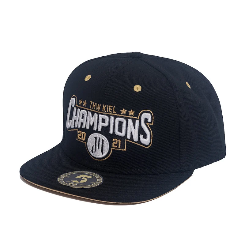 Snapback Cap "CHAMPIONS" schwarz