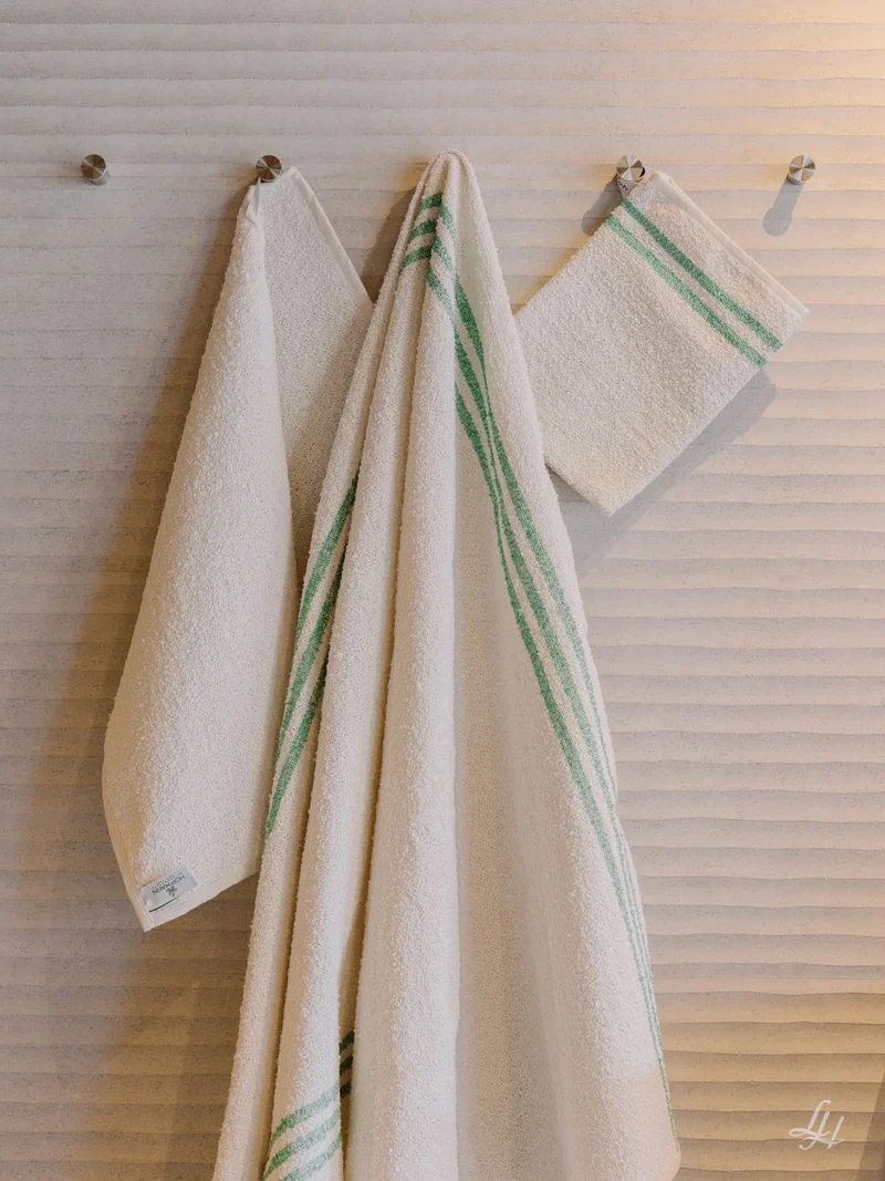 Waschhandschuh aus Leinenfrotté-Cremeweiß mit Farbstreifen