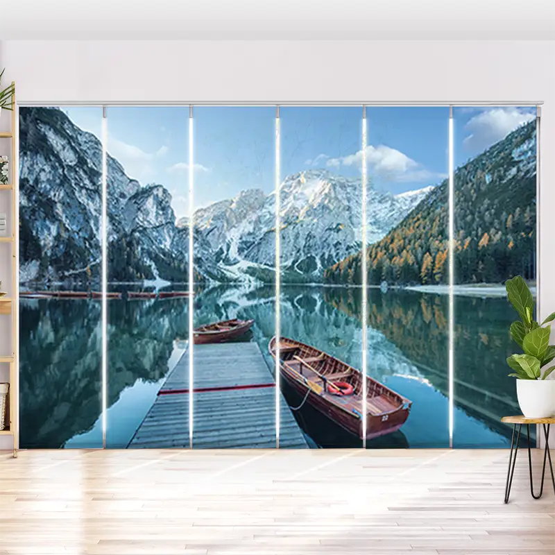 Schiebegardine Motiv "Steg mit Booten im Gebirgssee"