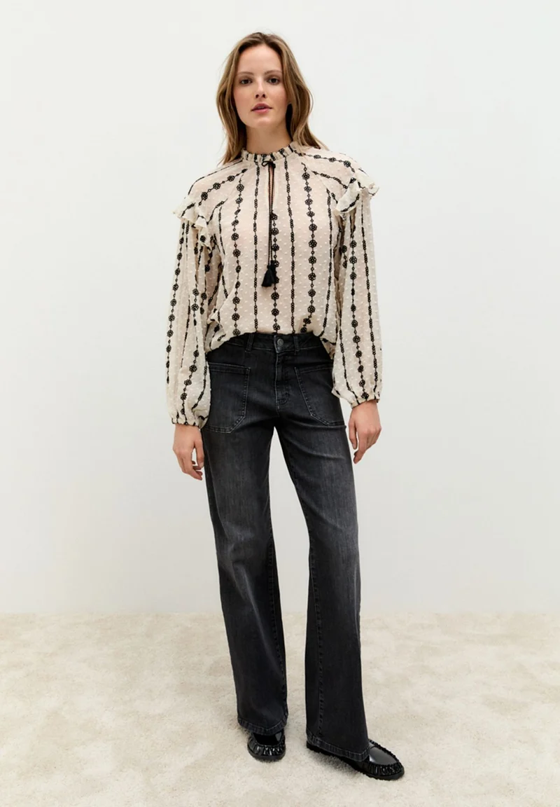 bestickte Chiffonbluse