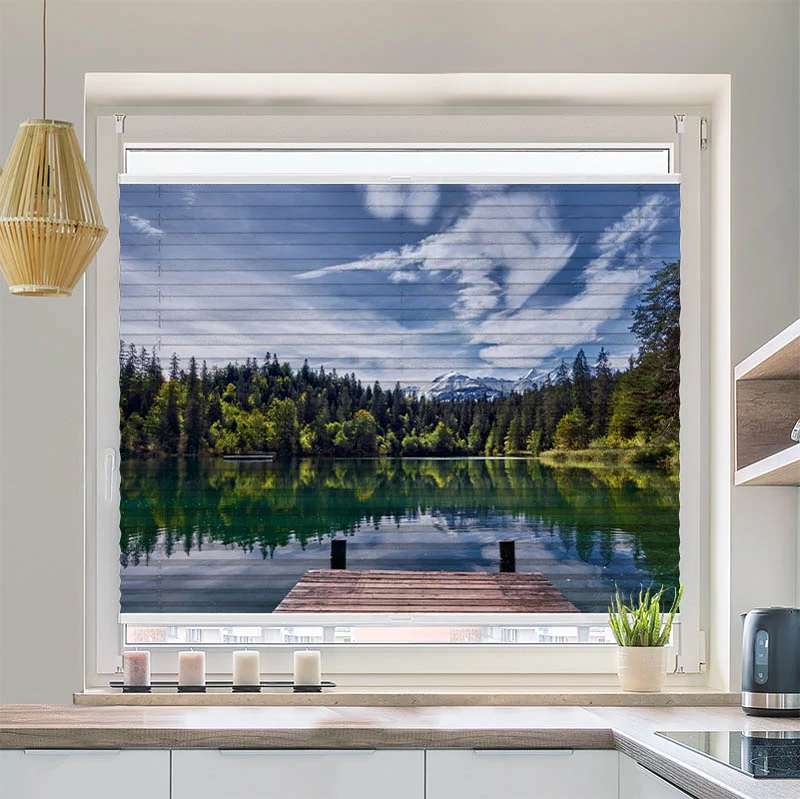 Plissee Motiv "Bergsee im Wald"