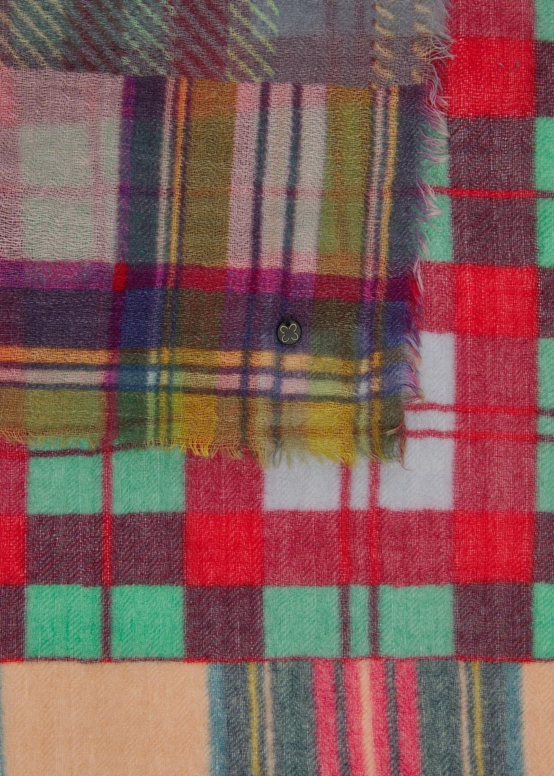 Edler Schal aus Wolle mit Karomuster