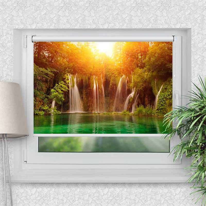 Klemmfix Rollo "Waldsee Wasserfall Sonnenlicht" | Motiv-Klemmrollo