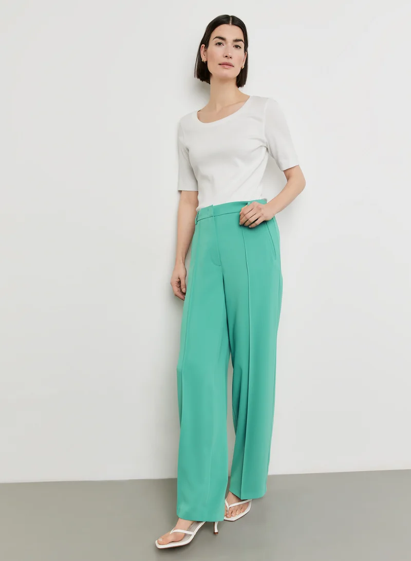 Hose mit weitem Bein und Biesen