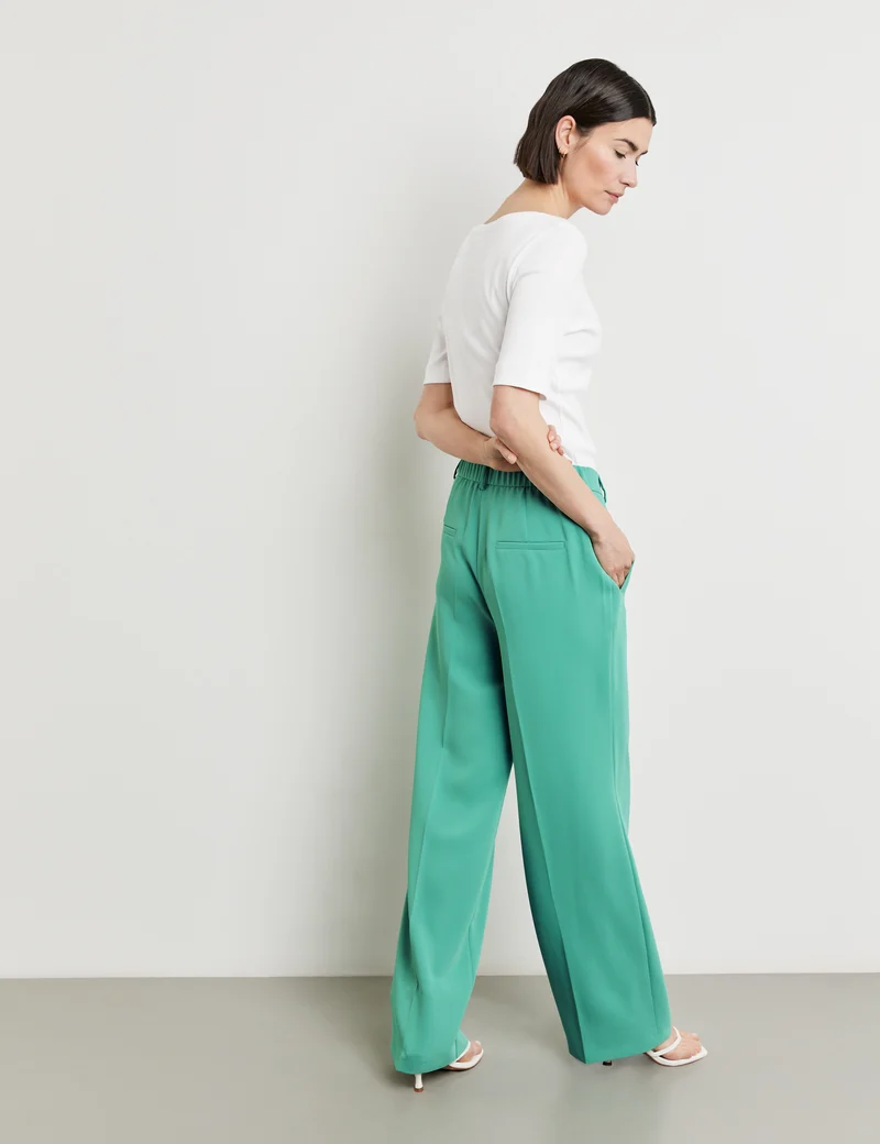 Hose mit weitem Bein und Biesen