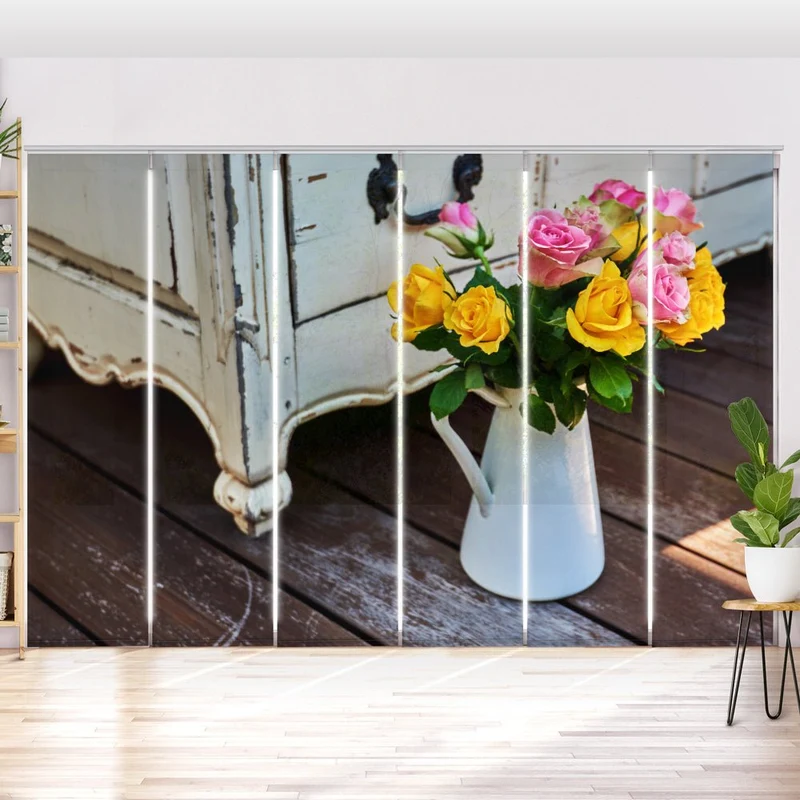 Schiebegardine Motiv "Rosen Kommode Shabby chic"